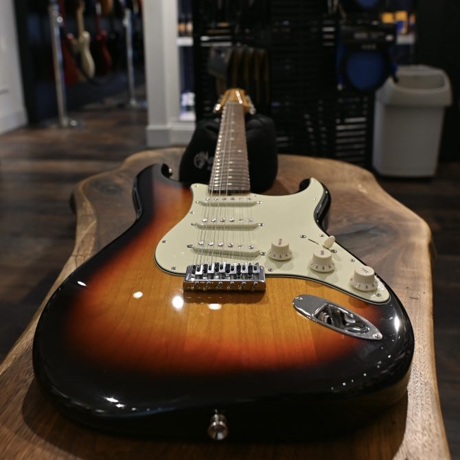 Fender Traditional Stratocaster XII 3-Tone Sunburst MIJ 12-String Electric Guitar - 2018