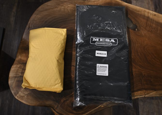 Mesa Boogie Rectifier Horizontal 2x12" Speaker Cabinet - Black Carbon