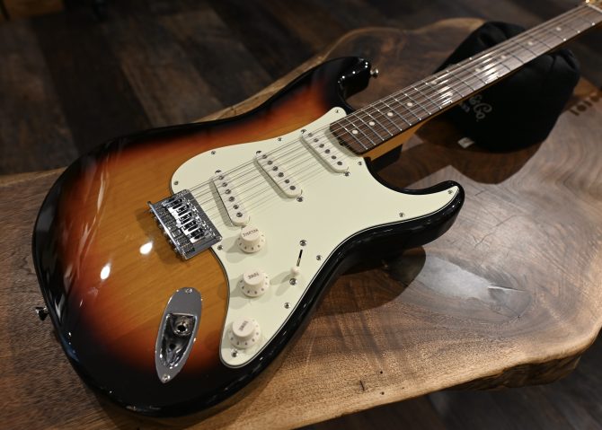 Fender Traditional Stratocaster XII 3-Tone Sunburst MIJ 12-String Electric Guitar - 2018