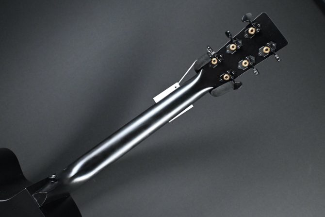 Martin DC-10E Modern Black #056