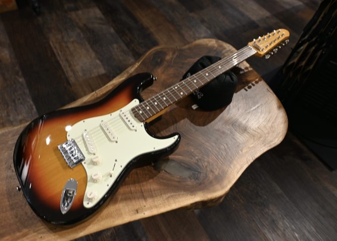 Fender Traditional Stratocaster XII 3-Tone Sunburst MIJ 12-String Electric Guitar - 2018