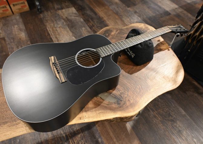Martin DC-10E Modern Black #056