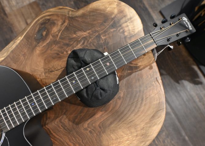 Martin DC-10E Modern Black #056
