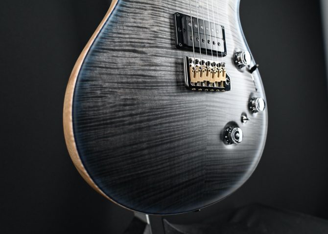 PRS Wood Library Custom 24 Piezo 10-Top Gray Black Fade w/ Cobalt Microburst #068