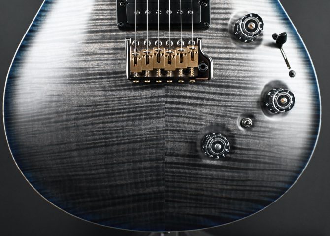 PRS Wood Library Custom 24 Piezo 10-Top Gray Black Fade w/ Cobalt Microburst #068