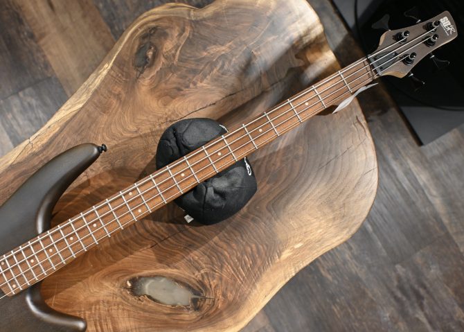 Ibanez Standard Series SR300EB-WNF Walnut Flat #870