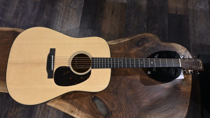 Martin Standard Series D-18 Dreadnought #390