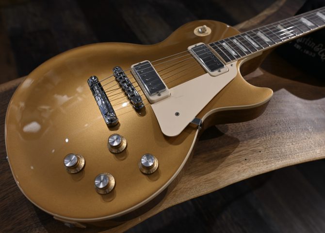 Gibson LEs Paul 70's Deluxe Gold Top 2025