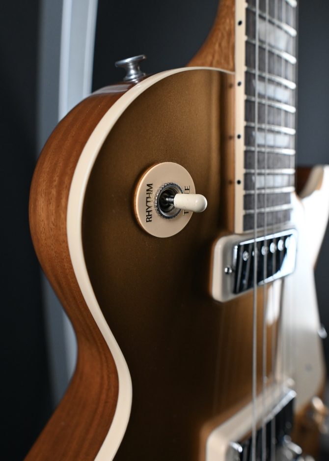 Gibson LEs Paul 70's Deluxe Gold Top 2025