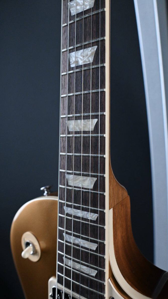 Gibson LEs Paul 70's Deluxe Gold Top 2025