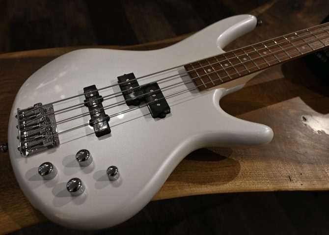 Ibanez GSR200-PW Gio Series Pearl White #293