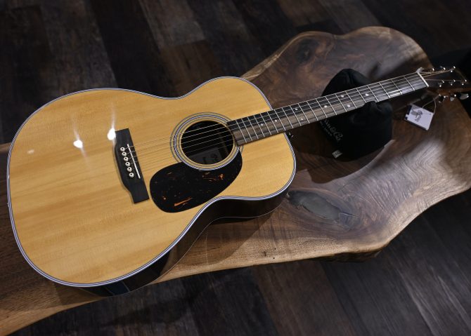 Martin 000-13E Retro Walnut Acoustic Guitar #947