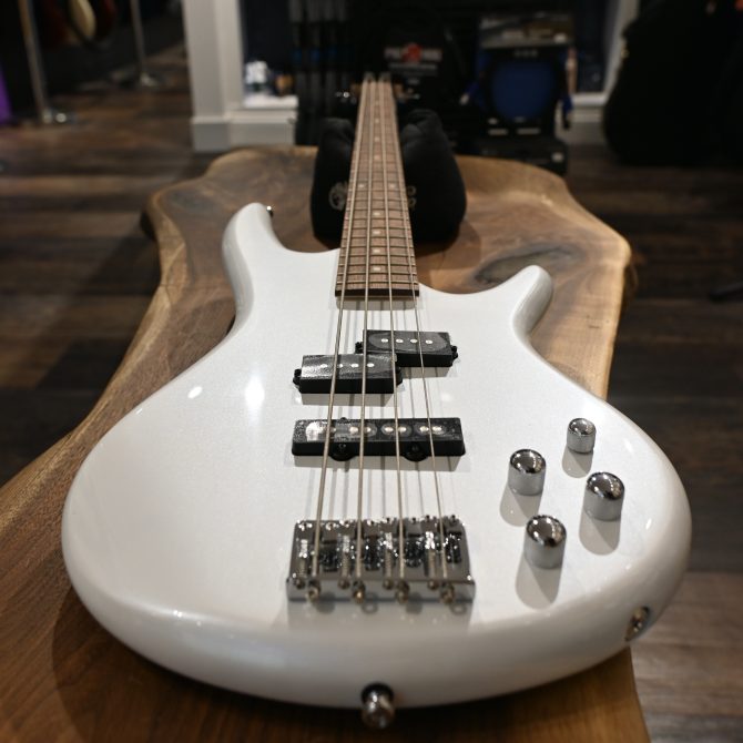 Ibanez GSR200-PW Gio Series Pearl White #293