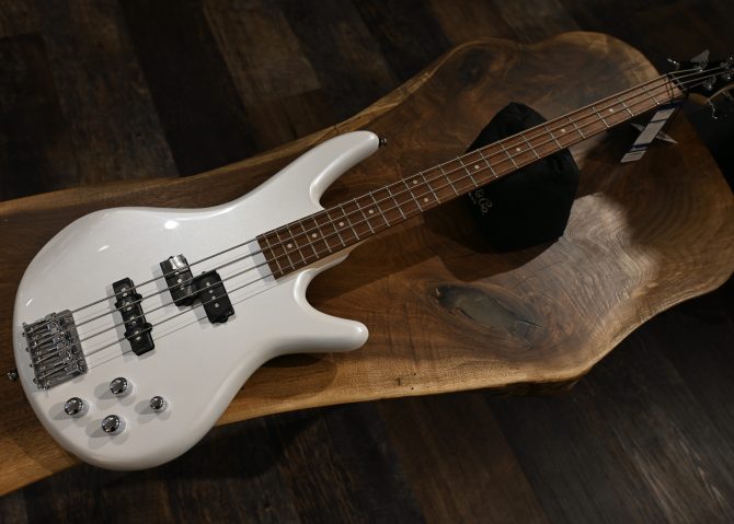 Ibanez GSR200-PW Gio Series Pearl White #293