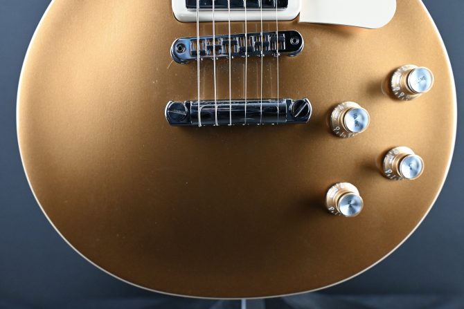 Gibson LEs Paul 70's Deluxe Gold Top 2025