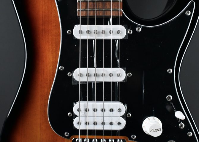 Ibanez AZES40B-TSN Three Tone Sunburst #818