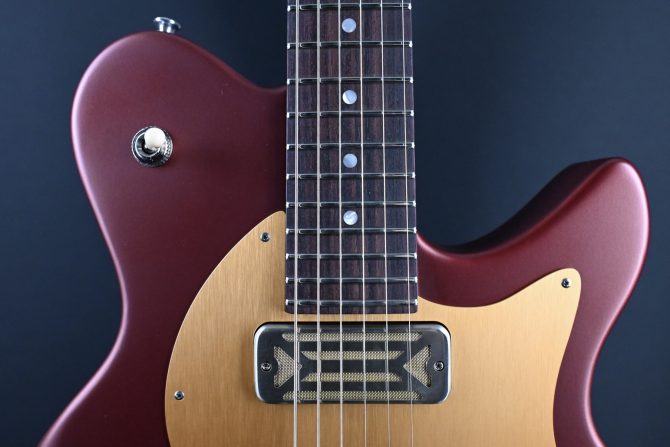 Eastman Fullertone Offset '62 Dakota Red #373