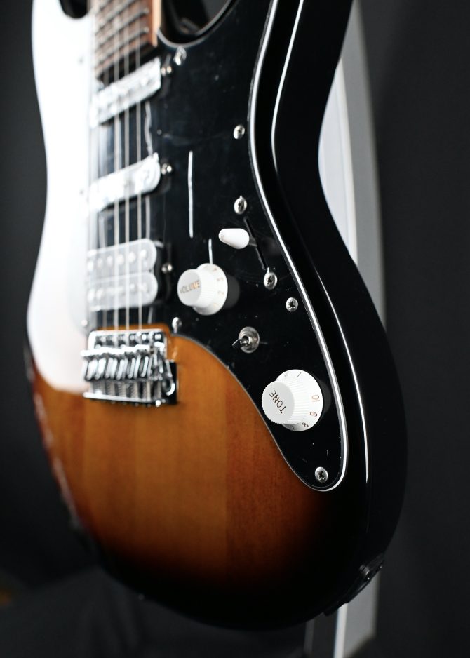 Ibanez AZES40B-TSN Three Tone Sunburst #818