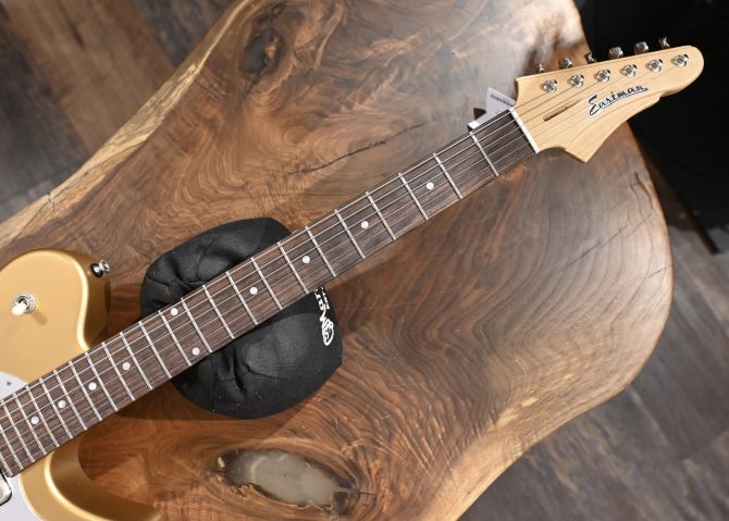 Eastman Fullertone Offset '62 Gold #208