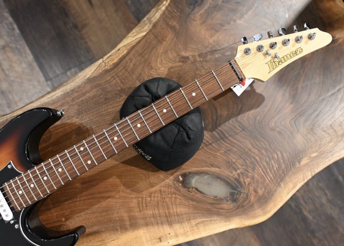 Ibanez AZES40B-TSN Three Tone Sunburst #818