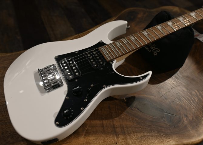Ibanez Mikro Series GRGM21-WH White #077