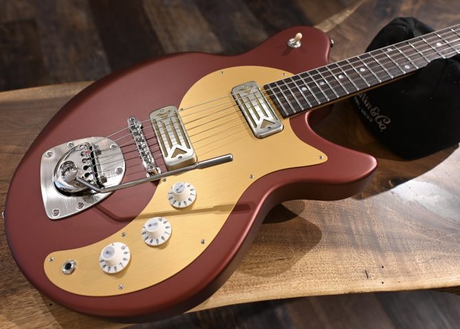 Eastman Fullertone Offset '62 Dakota Red #373