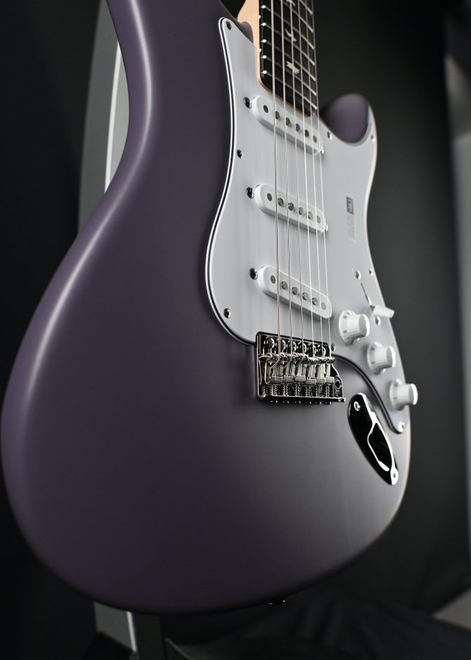 PRS Silver Sky Rosewood Black Plum Satin #044
