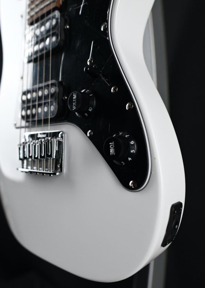 Ibanez Mikro Series GRGM21-WH White #077