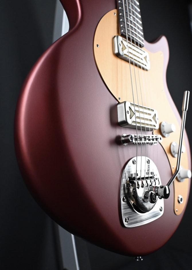 Eastman Fullertone Offset '62 Dakota Red #373