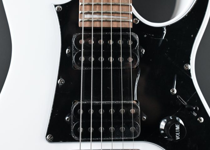 Ibanez Mikro Series GRGM21-WH White #077