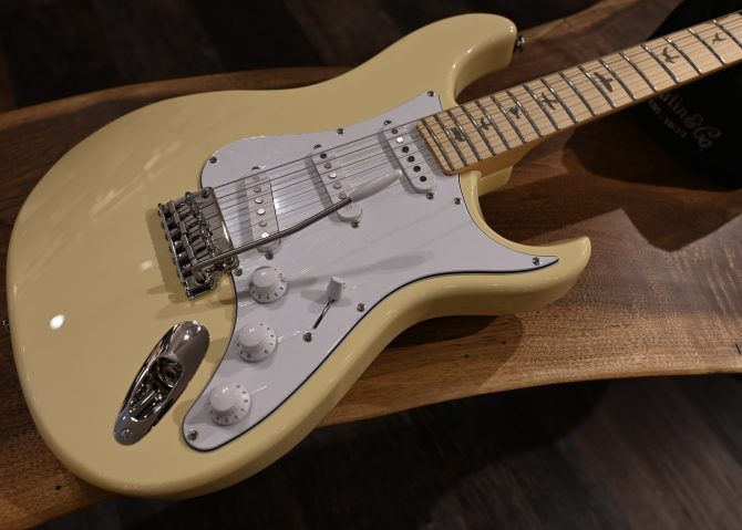 PRS SE Silver Sky Maple Moon White #869