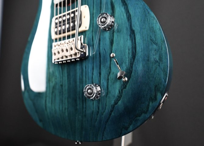 PRS SE Swamp Ash Special Iri Blue #947