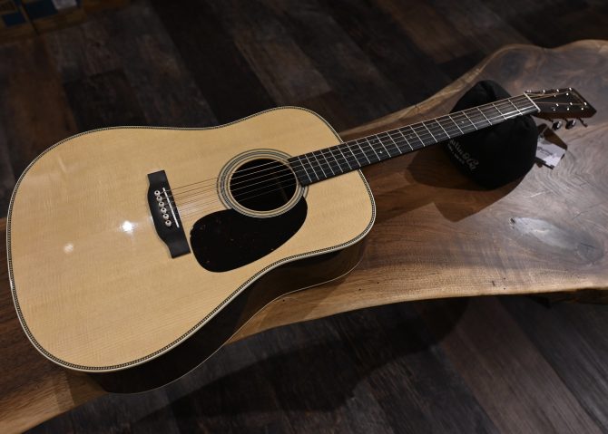 Martin Standard Series HD-28
