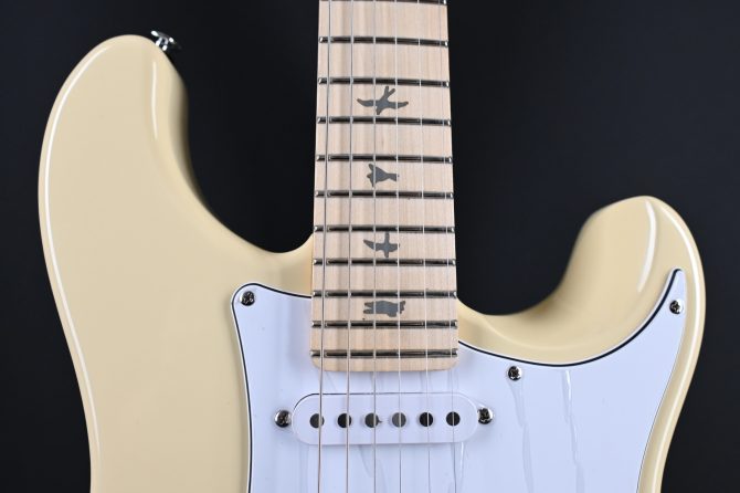 PRS SE Silver Sky Maple Moon White #869