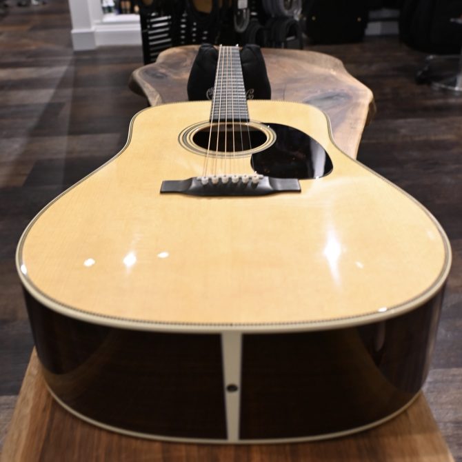 Martin Standard Series HD-28