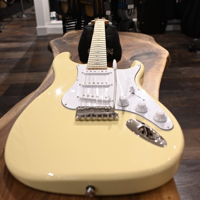 PRS SE Silver Sky Maple Moon White #869