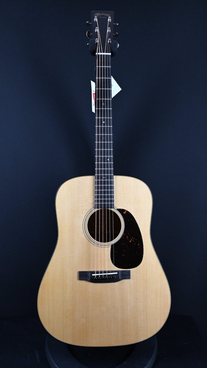 Martin Standard Series D-18 Satin Natural #373