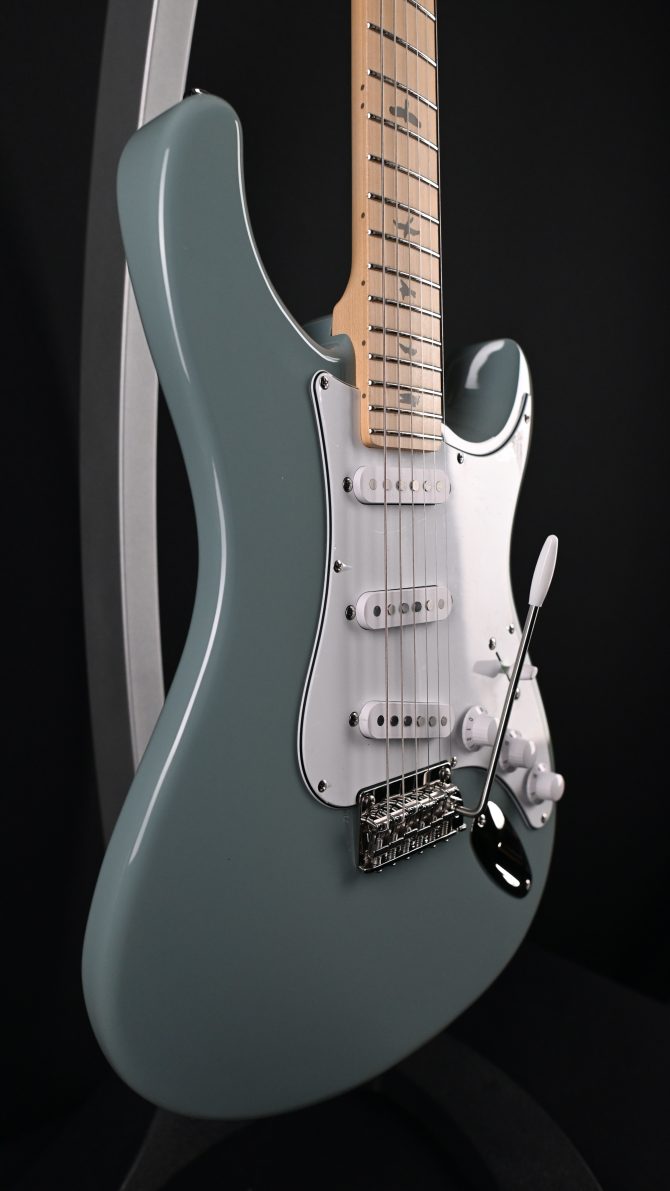 PRS SE Silver Sky Maple Stone Blue #428