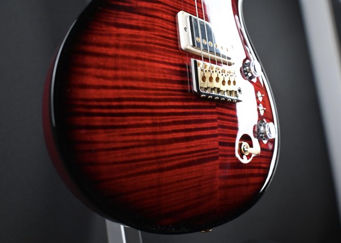 PRS McCarty Tremolo 10-Top Red Tiger w/ Metallic Back #237