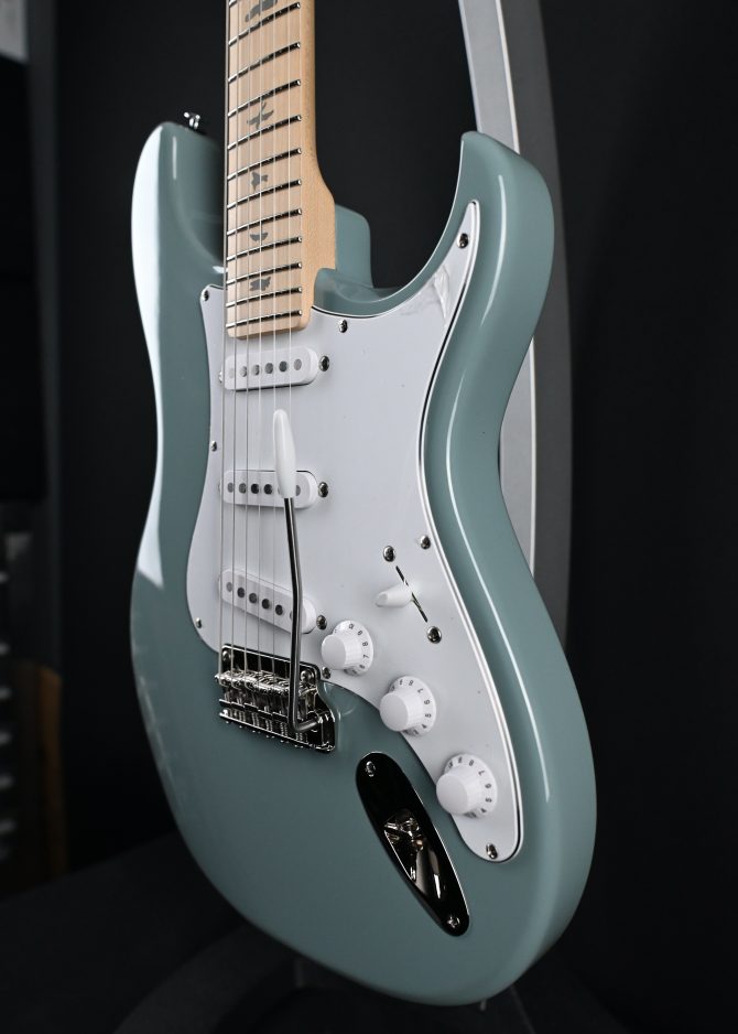 PRS SE Silver Sky Maple Stone Blue #428