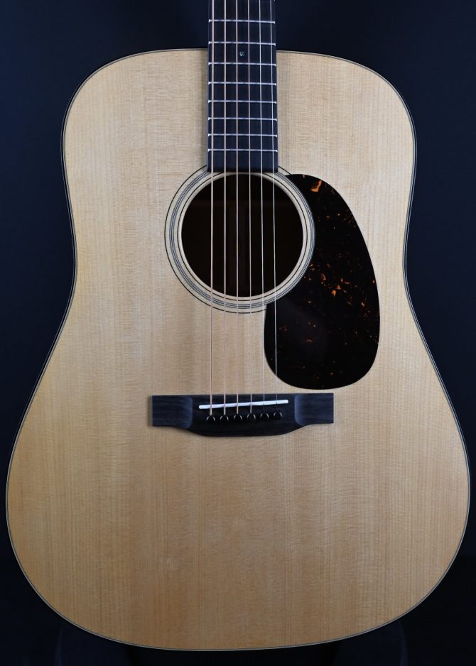 Martin Standard Series D-18 Satin Natural #373