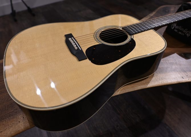 Martin Standard Series HD-28 Natural #865