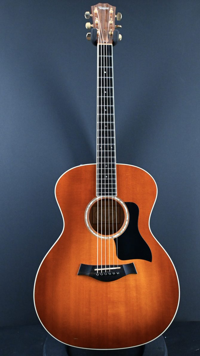 Taylor GA6 Grand Auditorium Sunburst Acoustic Guitar 2007