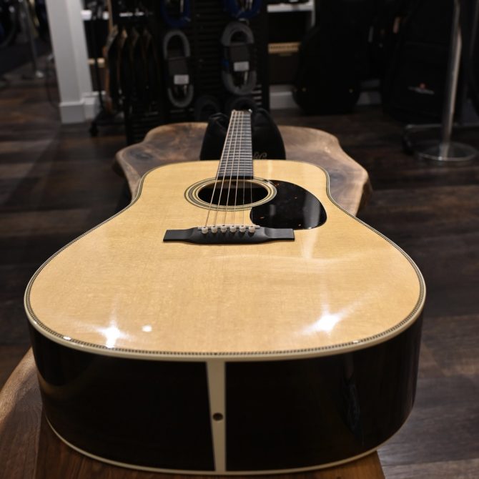 Martin Standard Series HD-28 Natural #865