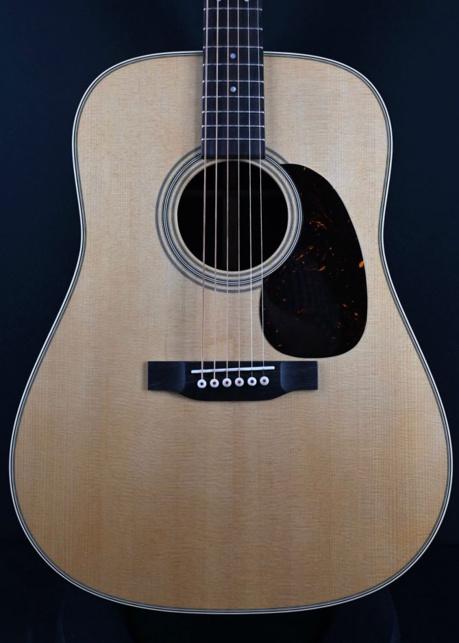 Martin Standard Series D-28 Natural #689