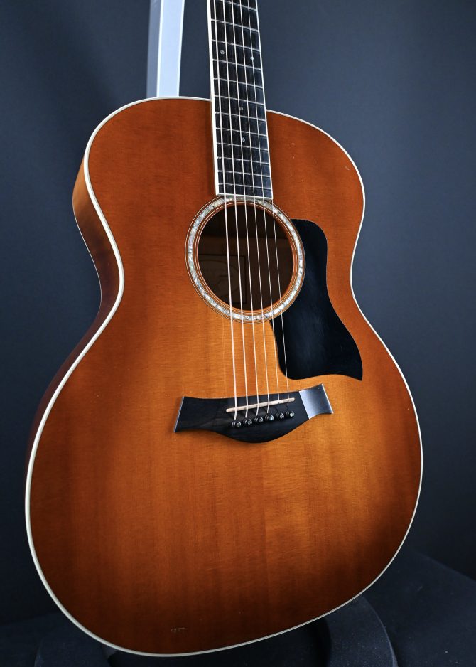 Taylor GA6 Grand Auditorium Sunburst Acoustic Guitar 2007