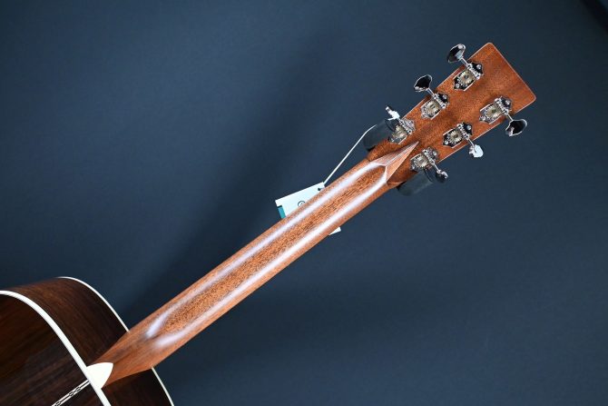 Martin Standard Series D-28 Natural #689