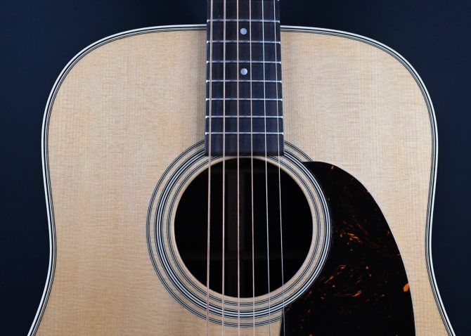 Martin Standard Series D-28 Natural #689