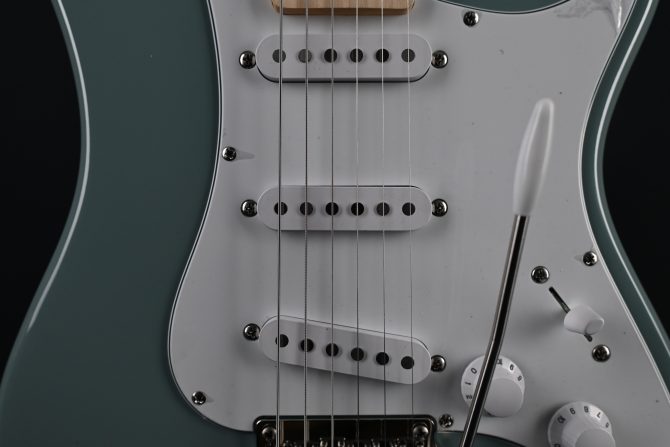 PRS SE Silver Sky Maple Stone Blue #428