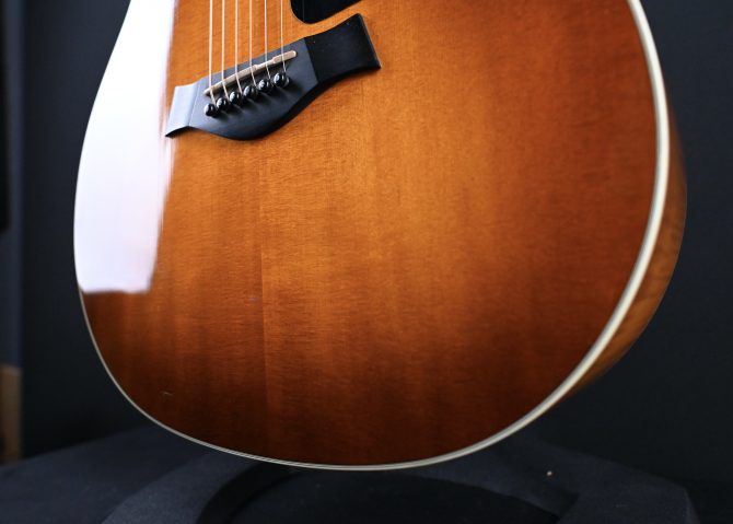 Taylor GA6 Grand Auditorium Sunburst Acoustic Guitar 2007